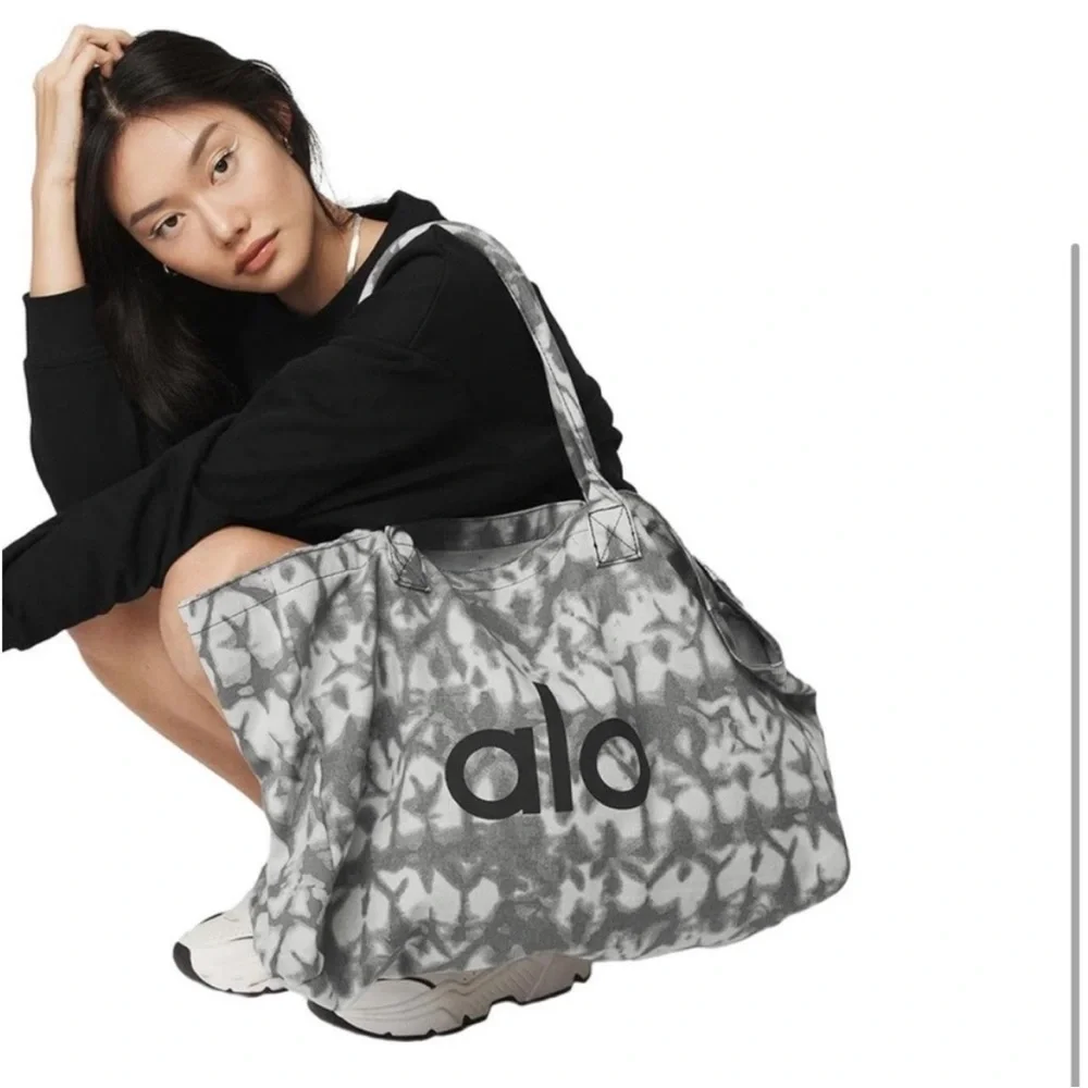 ALO Yoga | Bags | Alo Yoga Iconic Shopper Tote Brand New | Poshmark